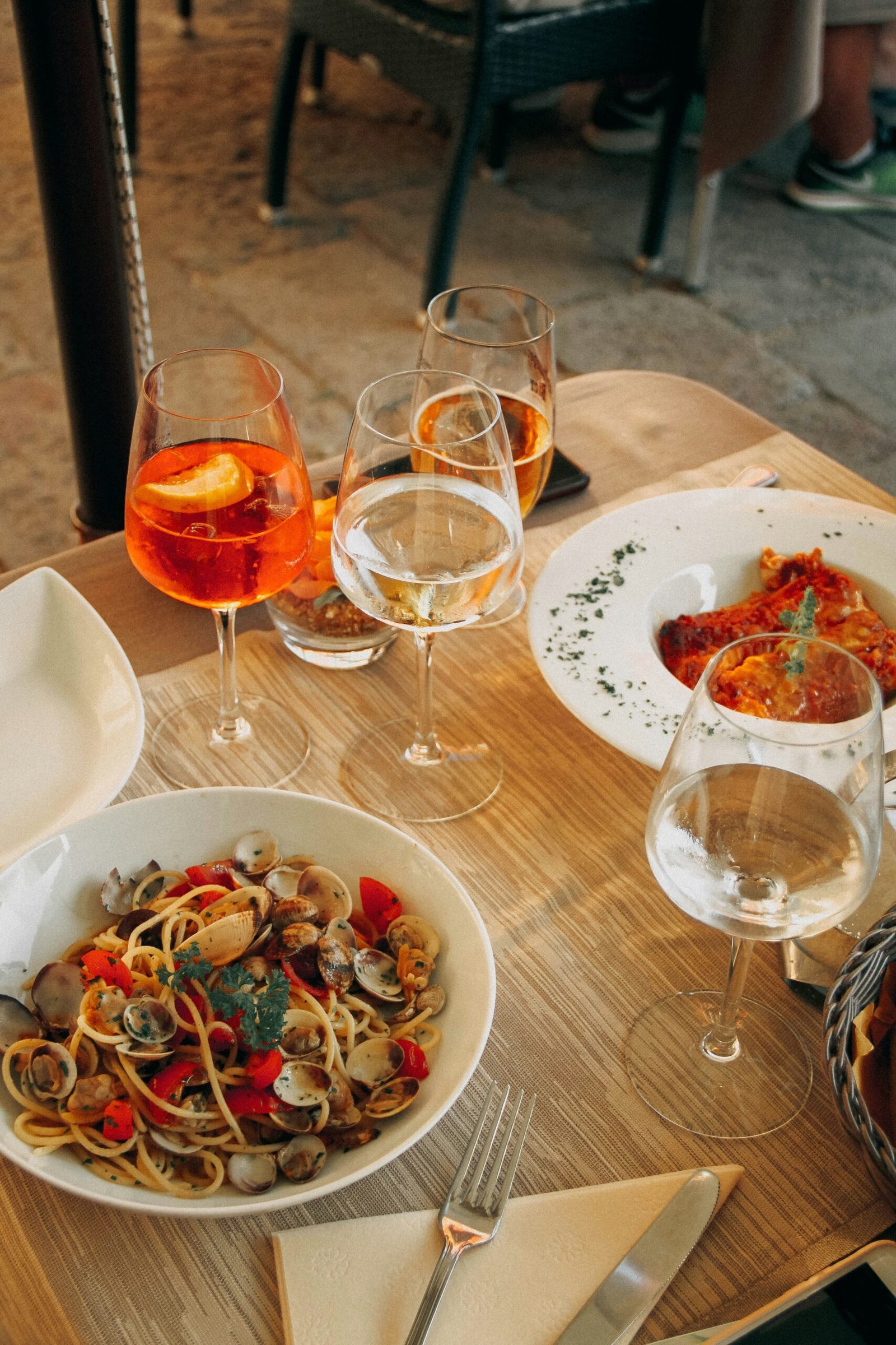 Vegetarian Italian pizza and pasta like the food served at Little Italy in Pune